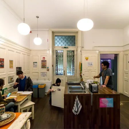 Baroque Hostel & Coworking