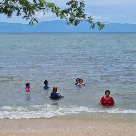 Calatagan's Bahay Kubo - with Beach Access