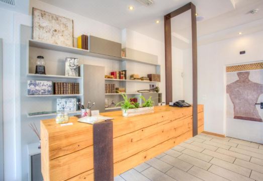 5. 디-플레이스 호..