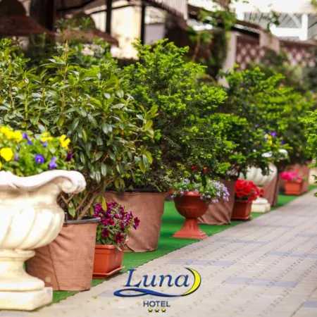 Luna Hotel