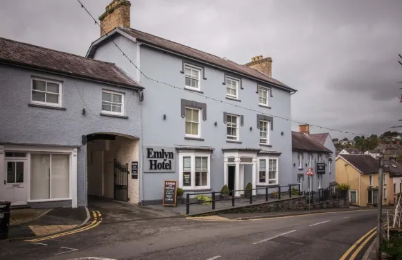 格溫斯蒂爾埃姆林酒店