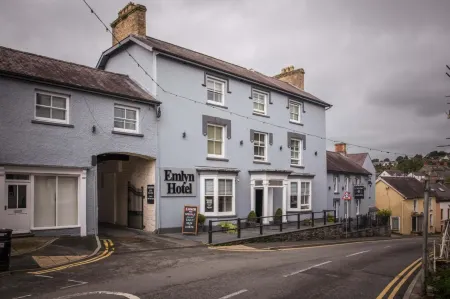 Gwesty'r Emlyn Hotel Отели в г. Клайдау
