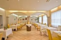 Sam Hotel Hotel di Polazzo
