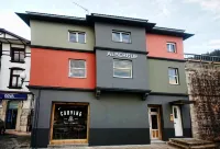 Carving Surf Hostel فنادق في 