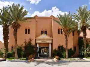 Oscar Hotel by Atlas Studios