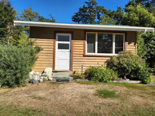 Possum Lodge Hotels in Manapouri