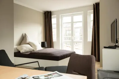 smartments Hamburg Aussenalster Hotels near Alster Lakes