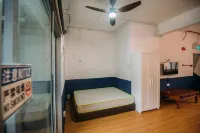 Bluewaters Pods 38 Hongkong St