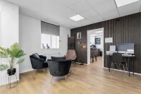 Bank Guesthouse by Kef Airport Các khách sạn ở Grindavik