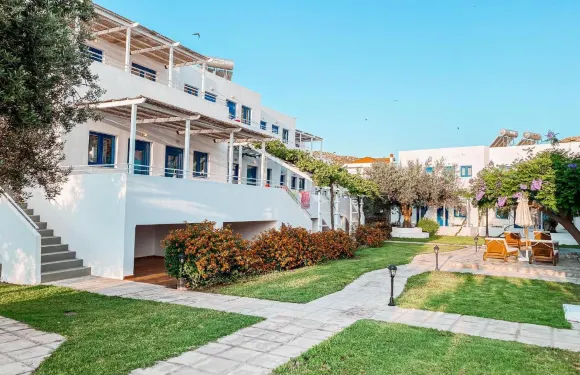 林多斯雅典娜公寓