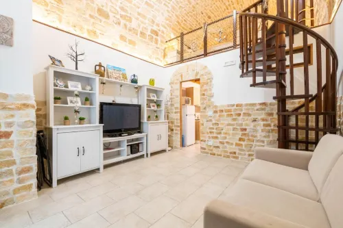 Sea front historic house in the heart of old town, inside torrione aragonese - Wifi