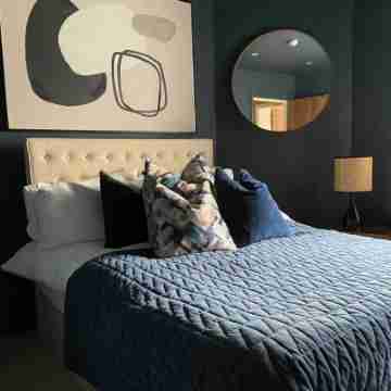 Stunning Apartment by the Leas, West End Rooms