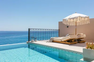 Sewelo Suites Hotel in zona Porto Vromi Maries Cruises & Fun