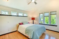 Bellingham Vacation Rental w/ Private Deck - شرفة
