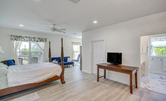 Waveland Vacation Rental - Walk to the Beach!