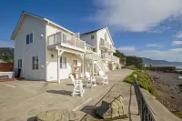 Black Sands Inn Hotels near Cape Mendocino Lighthouse(At Shelter Cove)