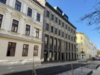 WeltWien Luxury Apartments & free parking Hotels in Meidling