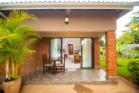 Dzimbahwe Guest Lodge - piscine