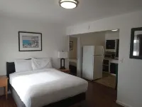 Blue Coast Inn & Suites