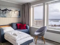 Lofoten Bed & Breakfast Reine - Rooms & Apartments - 3-Star