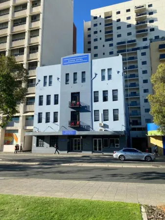Wallaby Backpackers Hostel Perth - note - Valid passport required to check in - Отели рядом с достопримечательностью «Barracks Arch»