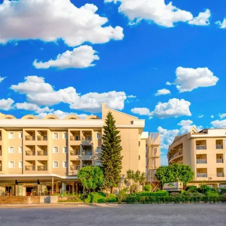 Julian Club Hotel