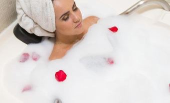 Ramada by Wyndham Furnaspark