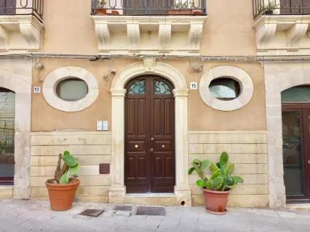 Suite la Piazza by Wonderful Italy Отели рядом с достопримечательностью «Syracusa»