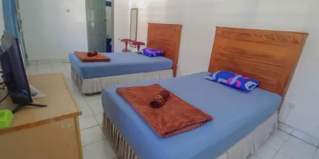 Hotel Rajawali Mitra RedDoorz Отели в г. Harjamukti