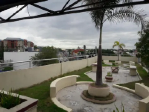 Ekonumi Rooms at Moonwalk Paranaque