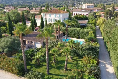Domaine de l'Aufrene Hotels in Hyères
