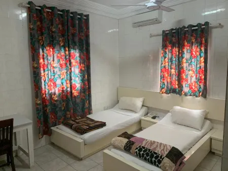 Woodpecker Resort Hotel