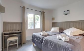 Hotel les Palmiers En Camargue
