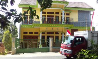 Mas Dylan Homestay
