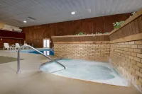 Carriage House Country Club - Hot Tub