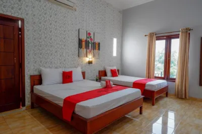 RedDoorz Syariah Near Kawasan Sam Poo Kong 2 Hotels in West Semarang