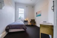 The Oriental Hotel Hotels in Merewether