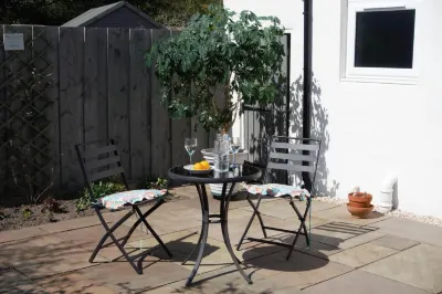 Barns Serviced Accommodation Hotels near Cafe maxx at tk maxx