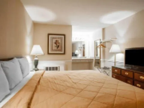 Rodeway Inn Lyons - la Grange Hotels in Lyons