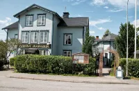 Hotell Pensionat Granparken Hotels near Riddersholms naturreservat