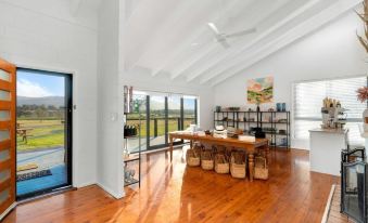 The Lane Retreat
