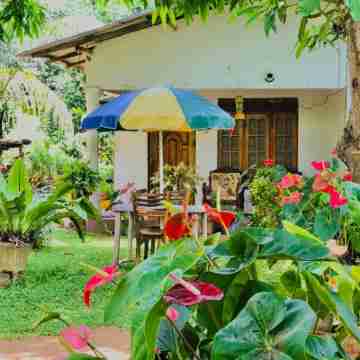 Sigiri Lakshan Home Stay Hotel Exterior