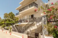 Niriis Hotel