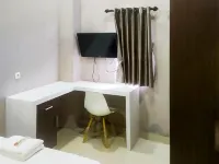 RedDoorz Syariah Near Sultan Syarif Kasim II Airport Hotels in Bukit Raya