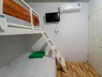 Labinda Homestay Caruban Mitra RedDoorz Hôtels à : Madiun