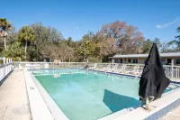Suwannee Gables - Pools