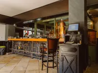 Podu' cu Lanturi Hotel a Bacau