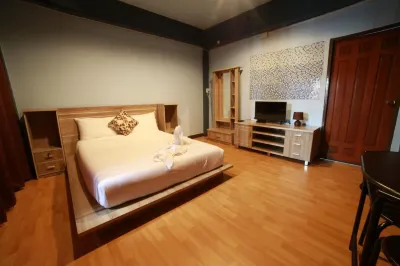 M Place Hotels near Wat Udom Waree