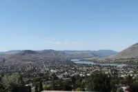 Knights Inn Kamloops - Mountain view