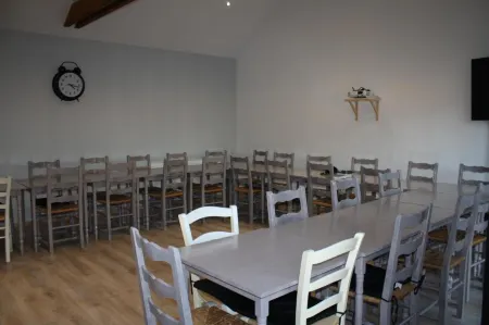 Logis Hotel & Restaurant le Relais de Fleurette Отели в г. Курсель-Сюр-Вель